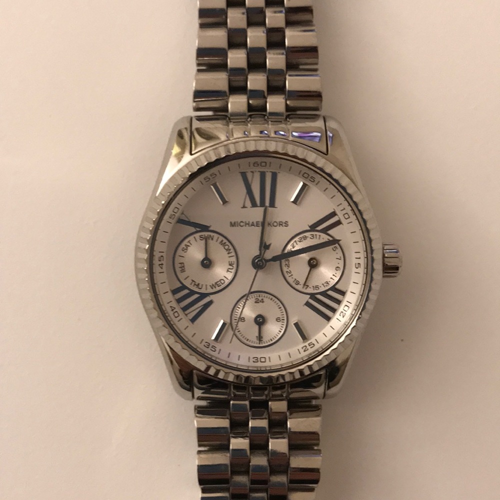 Michael Kor’s MK-5807 Women’s Watch